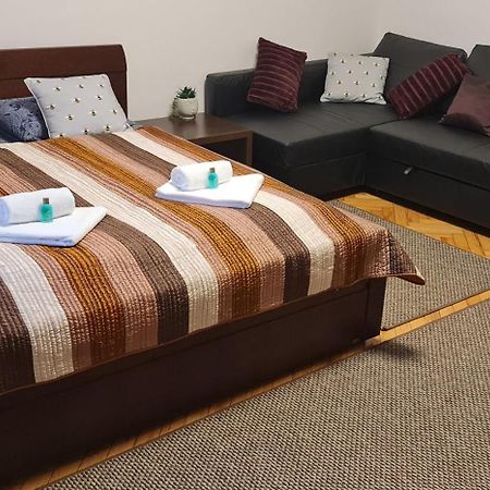 Bumblebee Apartment With Ac Budapest Exterior foto