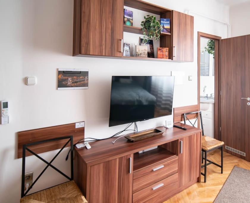Bumblebee Apartment With Ac Budapest Exterior foto